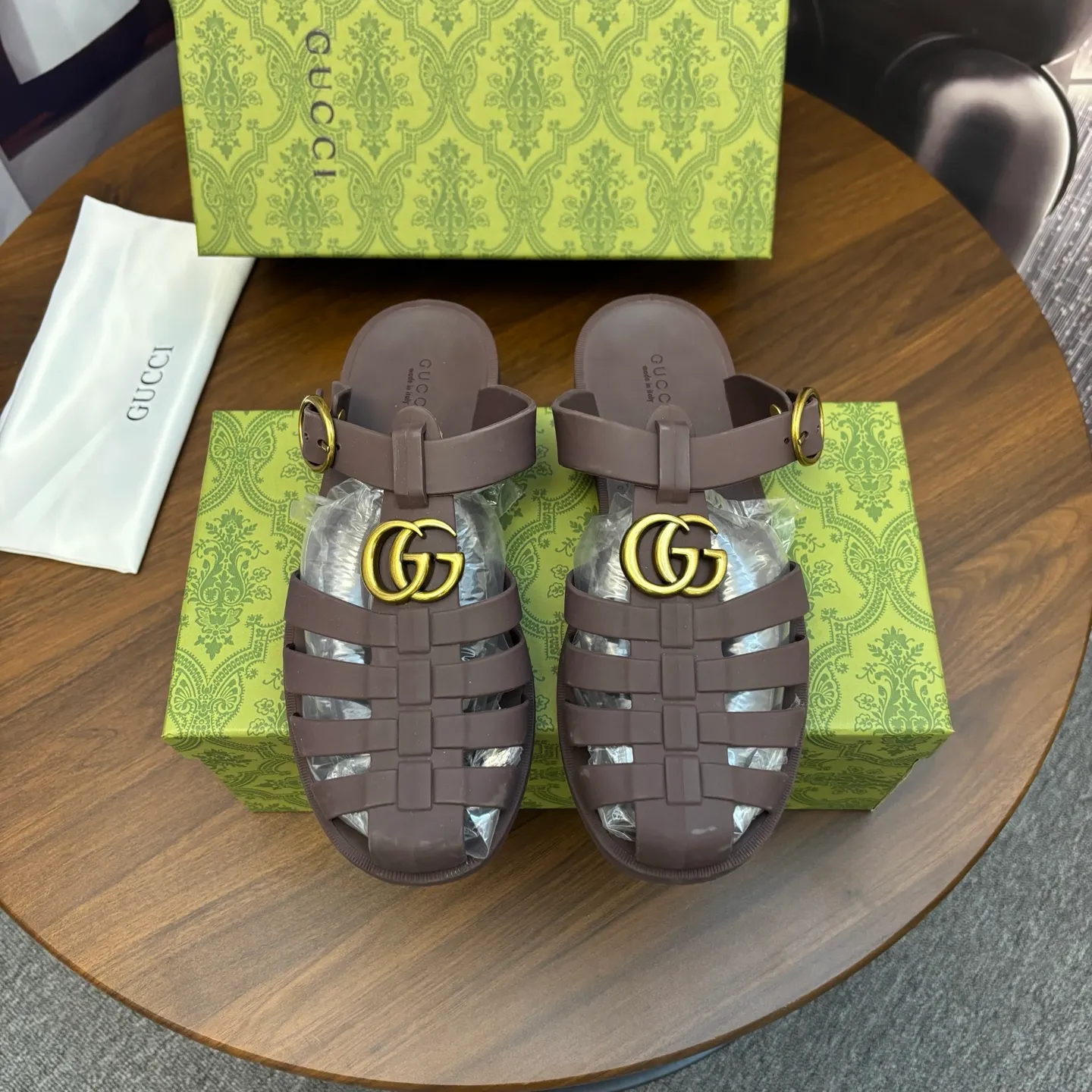 Men's shoes 260💰 [Gucci] Counter quality, top-quality original goods, real photos! Original TPU material, fine workmanship, comfortable; genuine 1:1 replica Size: 38 ~ 46